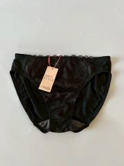 AMO'S STYLE by Triumph