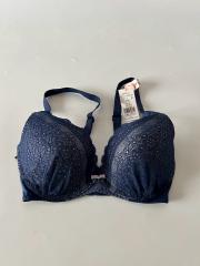 AMO'S STYLE by Triumph