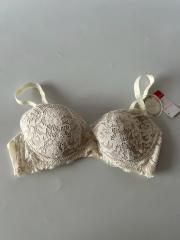 AMO'S STYLE by Triumph