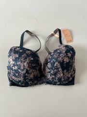 AMO'S STYLE by Triumph