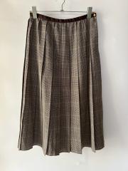 ★自由区、38、スカート