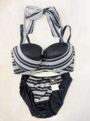 PUG、D70、ブラ＆ショーツ