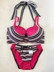 PUG、D70、ブラ＆ショーツ