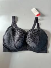 AMO'S STYLE by Triumph