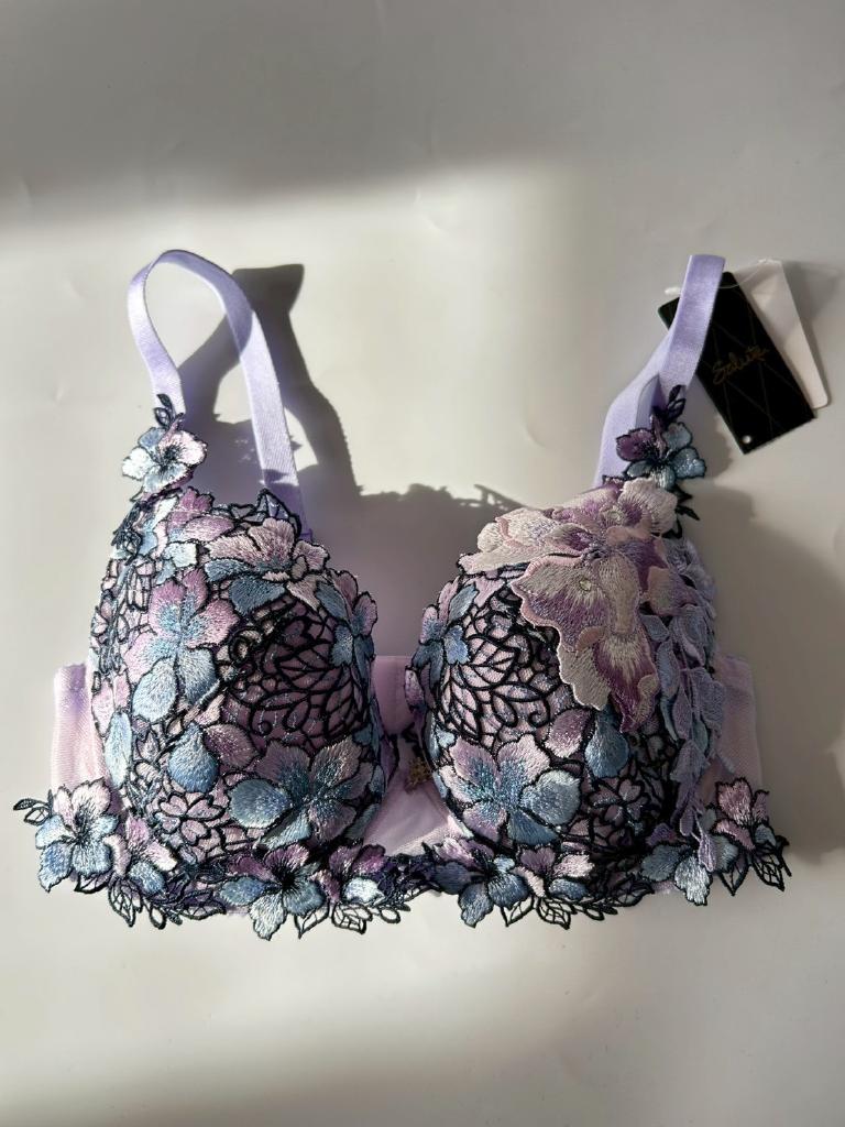 ★値下げ　Wacoal Salute　ブラジャー　C70 62G タグ付き新品 Wacoal Salute ブラジャー E70 ファミール｜Wacoal Saluteのメンズの