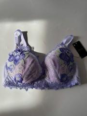 Wacoal Salute、E70、ブラジャー