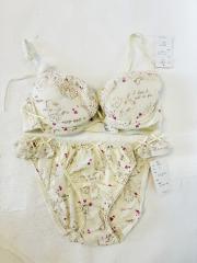 KUKA Stella、B70、ブラ＆ショーツ