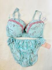 KUKA Stella、D70、ブラ＆ショーツ