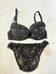 KUKA Stella、B70、ブラ＆ショーツ