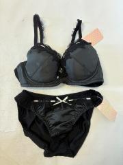 KUKA Stella、B70、ブラ＆ショーツ