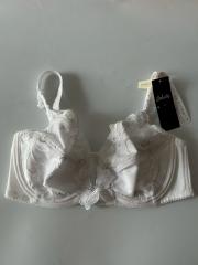 Wacoal Salute、E80～、ブラジャー