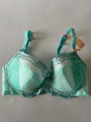 AMO'S STYLE by Triumph、F80～、ブラジャー