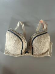 AMO'S STYLE by Triumph、D80～、ブラジャー