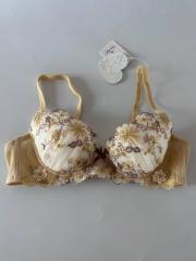 Risa Magli、B75、ブラジャー