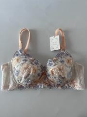 Risa Magli、B75、ブラジャー