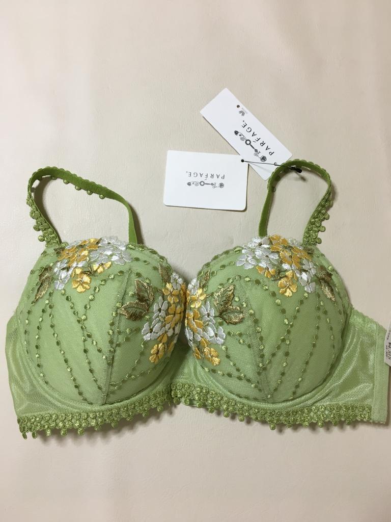 Maquigeriec イエロー ブラジャー E75 Wacoal PARFAGE ブラジャー E75 ファインファイン｜Wacoal