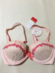 AMO'S STYLE by Triumph