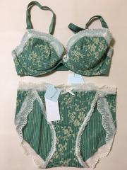 KID BLUE、D70、ブラ＆ショーツ