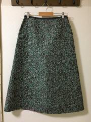 自由区、40、スカート