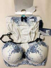 eclat glamourous、E75、ブラ＆ショーツ