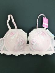 Wacoal FRESHE、E75、ブラジャー