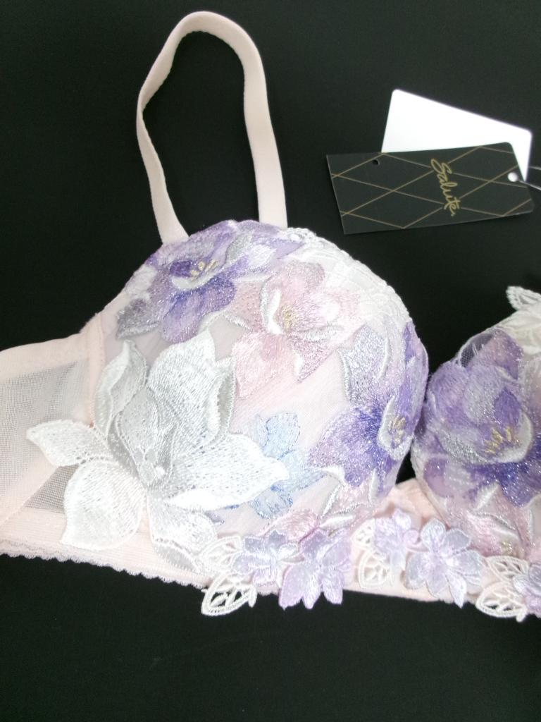 ★値下げ　Wacoal Salute　ブラジャー　C70 62G タグ付き新品 2024年製☆Wacoal Salute ブラジャー C70 ジュリア名古屋店
