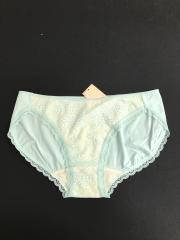 AMO'S STYLE by Triumph