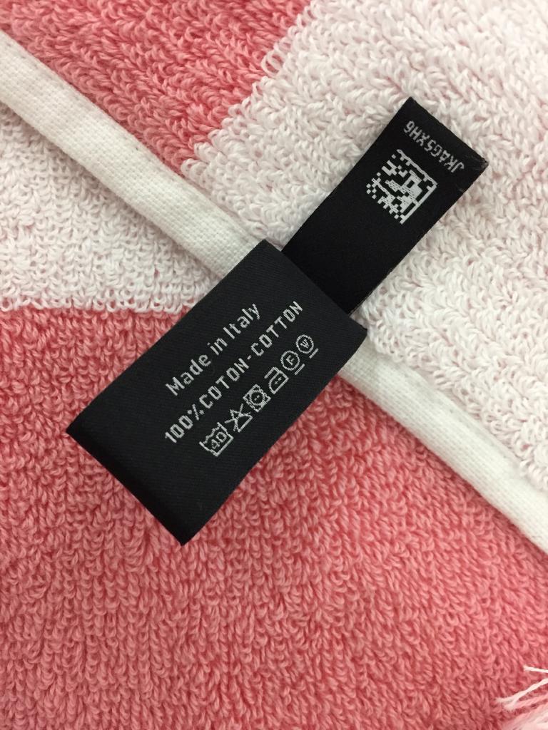 新品未使用✨CHANELココビーチポンチョ✨貴重✨ラグジュアリーに✨顧客販売 ホリデー限定☆CHANEL A SIGHT TO SEE ポーチ付♪数量入荷 (CHANEL