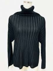 PLEATS PLEASE ISSEY MIYAKE