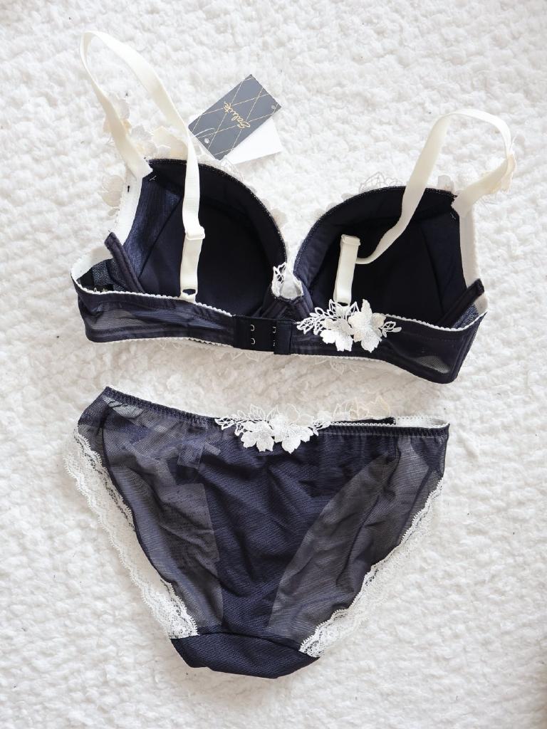 サルート店舗限定ネイビー ブラジャーショーツe75 ショーツL