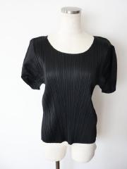 PLEATS PLEASE ISSEY MIYAKE