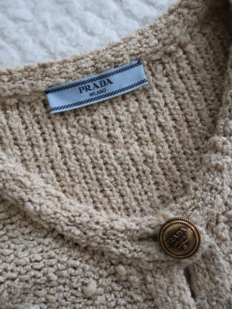 PRADA(ハイブランド) カーディガン・ボレロ・ベスト Mサイズ PRADA(ハイブランド) カーディガン・ボレロ・ベスト Mサイズ
