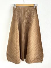 PLEATS PLEASE ISSEY MIYAKE