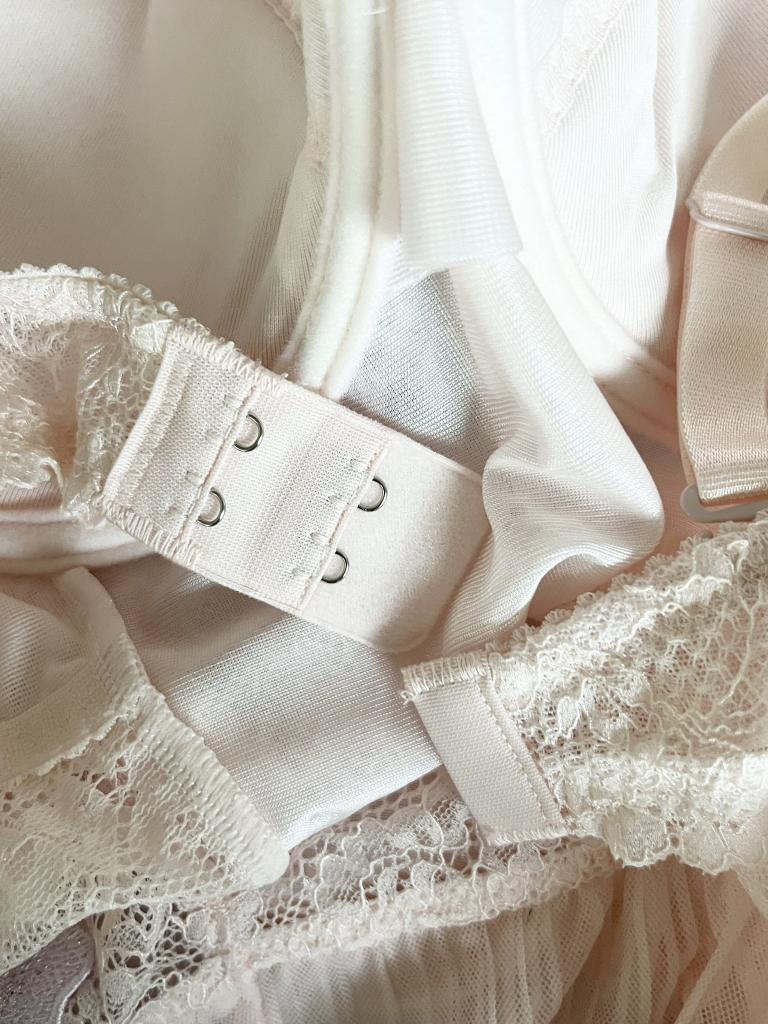 サルート 94G 40周年限定コレクション F75 サルート 94G 40周年限定