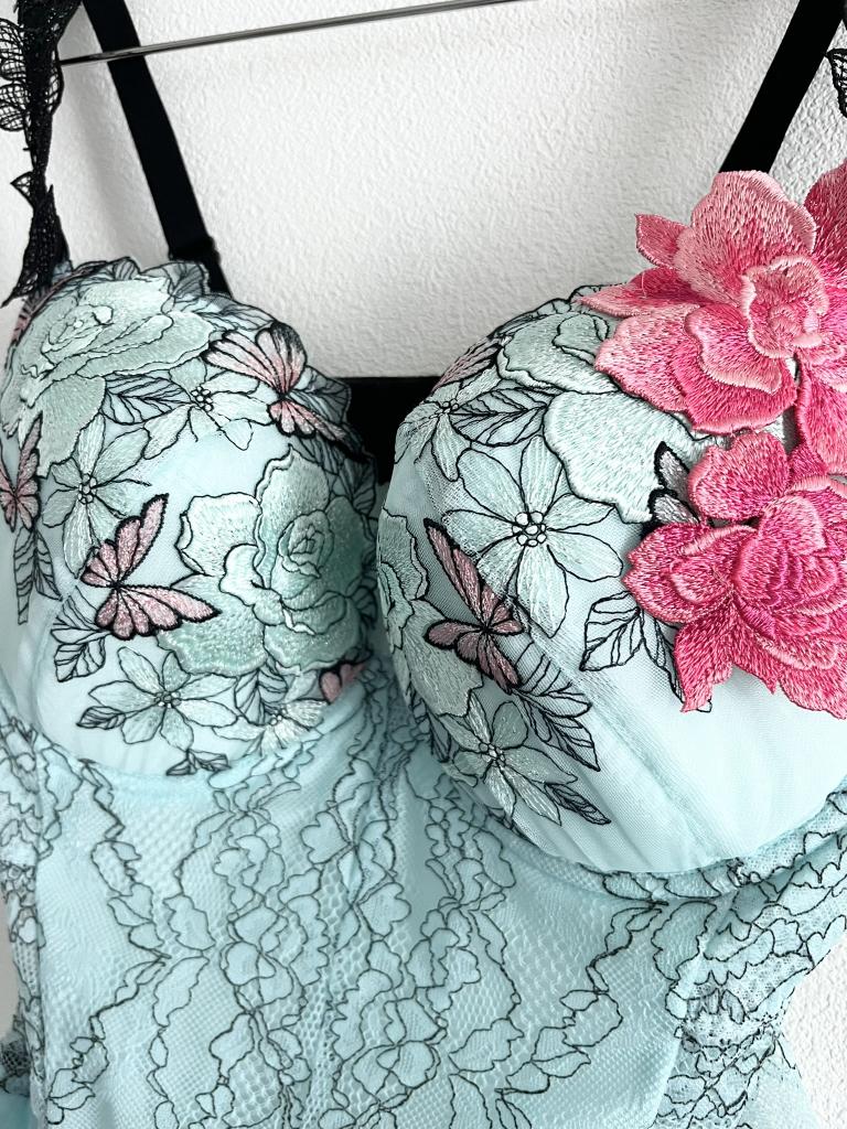 40周年限定☆Wacoal Salute ランジェリー F75 ジュリア札幌店｜40周年