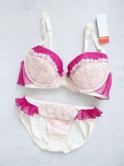 AMO'S STYLE by Triumph、E65、ブラ＆ショーツ