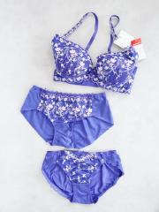 AMO'S STYLE by Triumph、E65、ブラ＆ショーツ