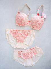 AMO'S STYLE by Triumph、E65、ブラ＆ショーツ