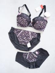 AMO'S STYLE by Triumph、E65、ブラ＆ショーツ