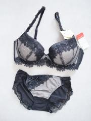 AMO'S STYLE by Triumph、D70、ブラ＆ショーツ