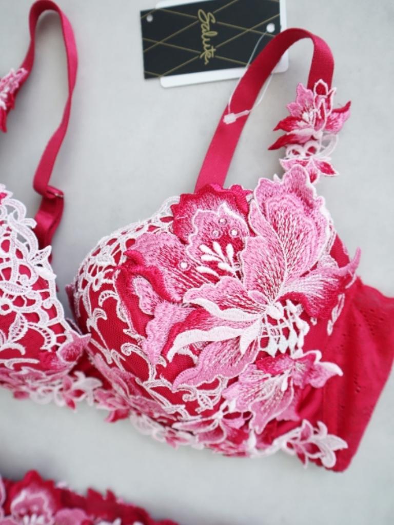 事前予約コレクション☆Wacoal Salute ブラ＆ショーツ E75 ジュリア