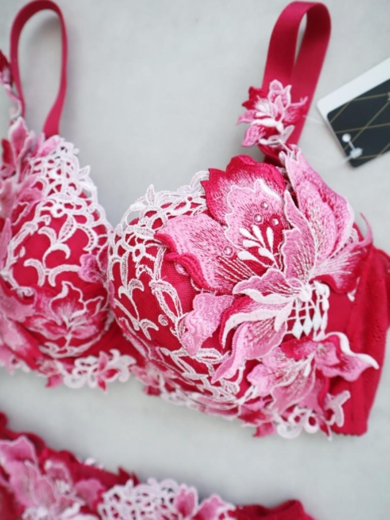 事前予約コレクション☆Wacoal Salute ブラ＆ショーツ F75 ジュリア