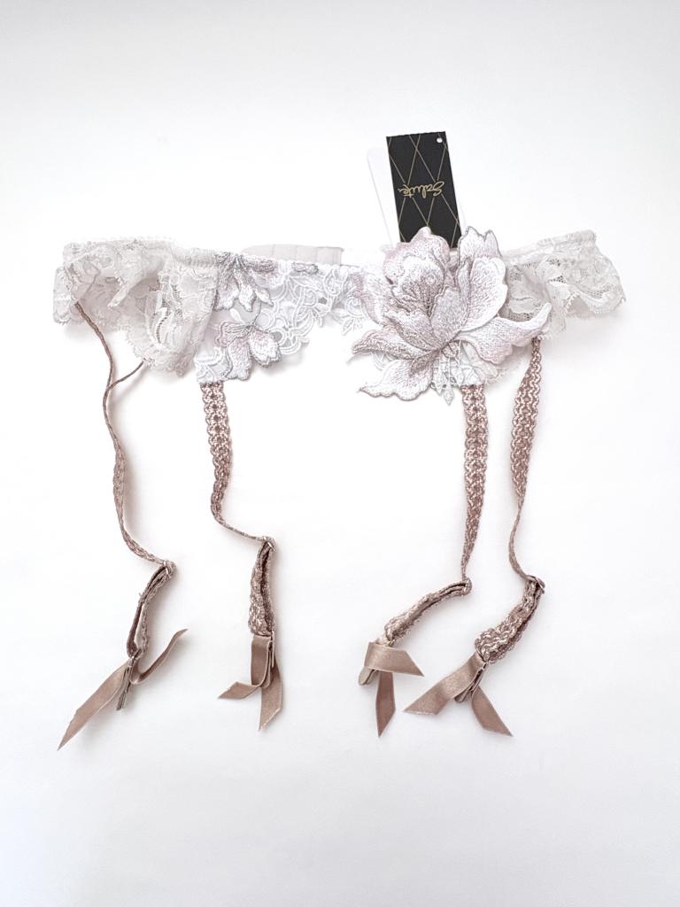 事前予約コレクション☆Wacoal Salute ランジェリー M（アンダーウェア