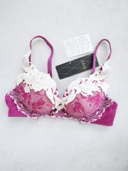 Wacoal Salute、C65、ブラジャー