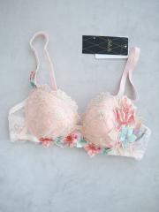 Wacoal Salute、C70、ブラジャー