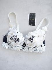 Wacoal Salute、D65、ブラジャー