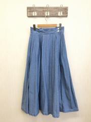 Harriss、36、スカート
