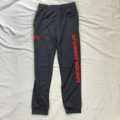 2023年製　UNDER ARMOUR、150cm、パンツ、ポリエステル、男の子用