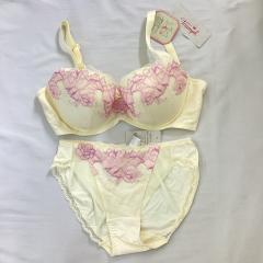 Triumph、D80～、ファッション雑貨・小物