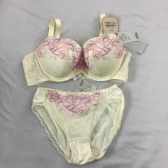 Triumph、D80～、ファッション雑貨・小物